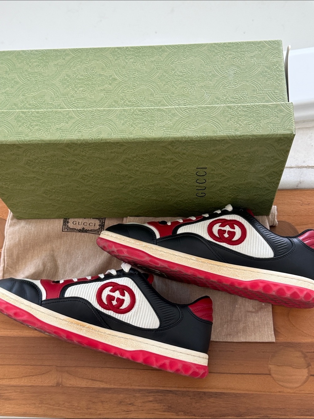 Gucci Men's Red, Black & White Low-Top Sneakers with Signature Logo Fits US 9 - Picture 4 of 10